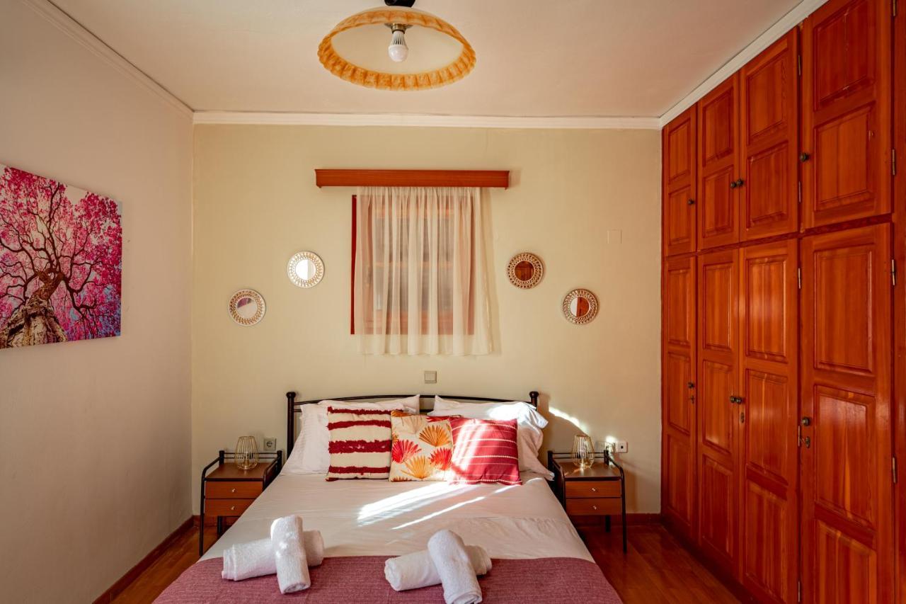 Golden Flower'S Apartment Poros  Bagian luar foto