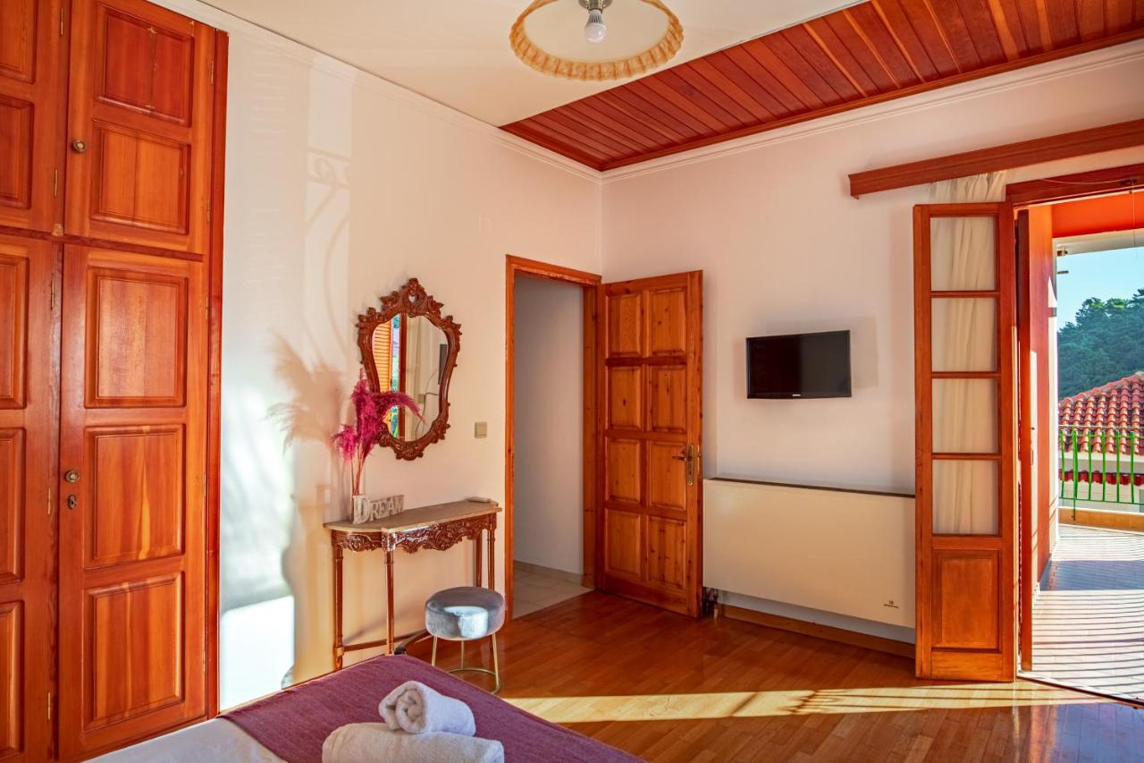 Golden Flower'S Apartment Poros  Bagian luar foto